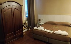 Piazza San Domenico Rooms - Bedinbolognacentro